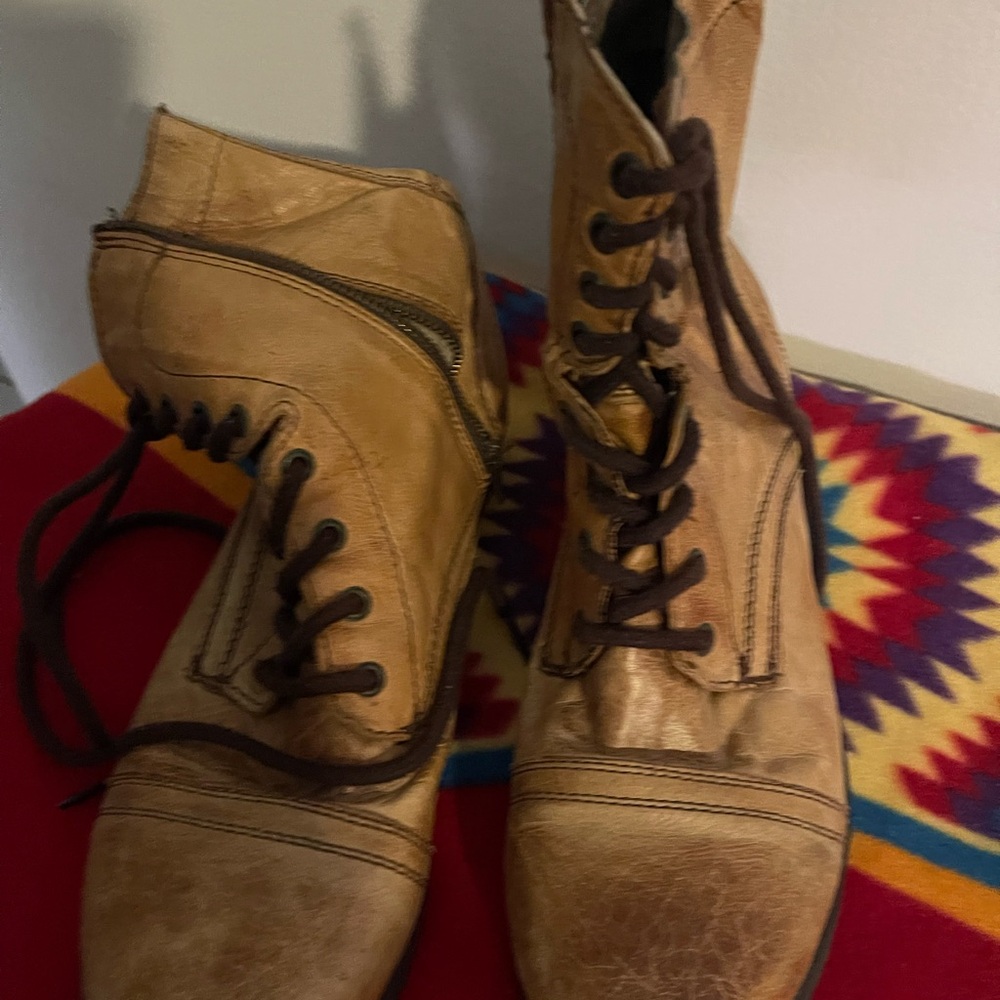 Steve Madden Brown Leather Lace-Up Boots